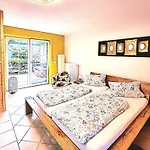 With 1 Bedroom Furth im Wald